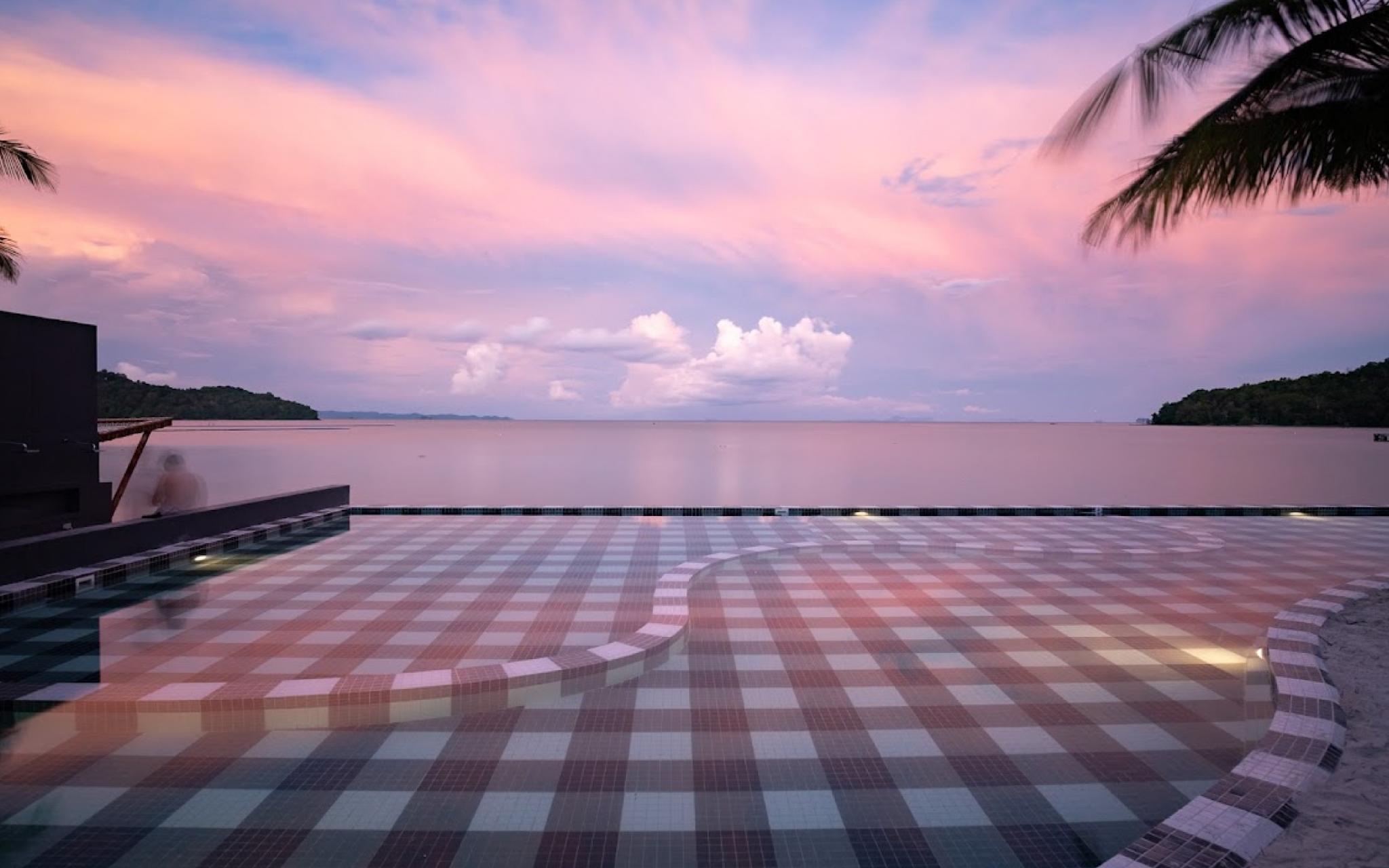 Foto Hotel Phuket Beachfront Dış mekan fotoğraf View of the Gulf of Thailand from the hotel
