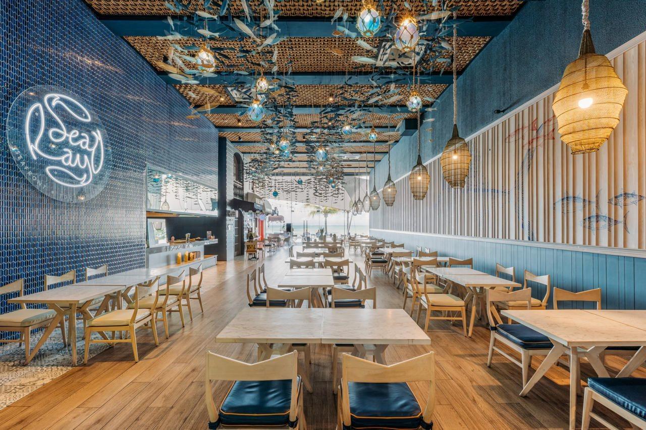 Foto Hotel Phuket Beachfront Dış mekan fotoğraf Seawall