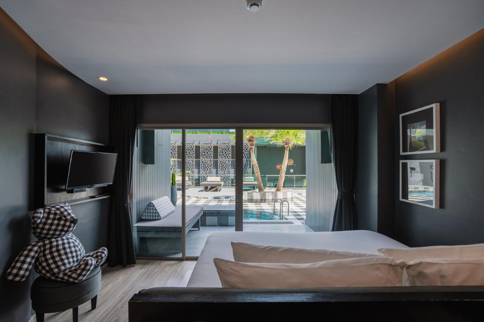 Foto Hotel Phuket Beachfront Dış mekan fotoğraf